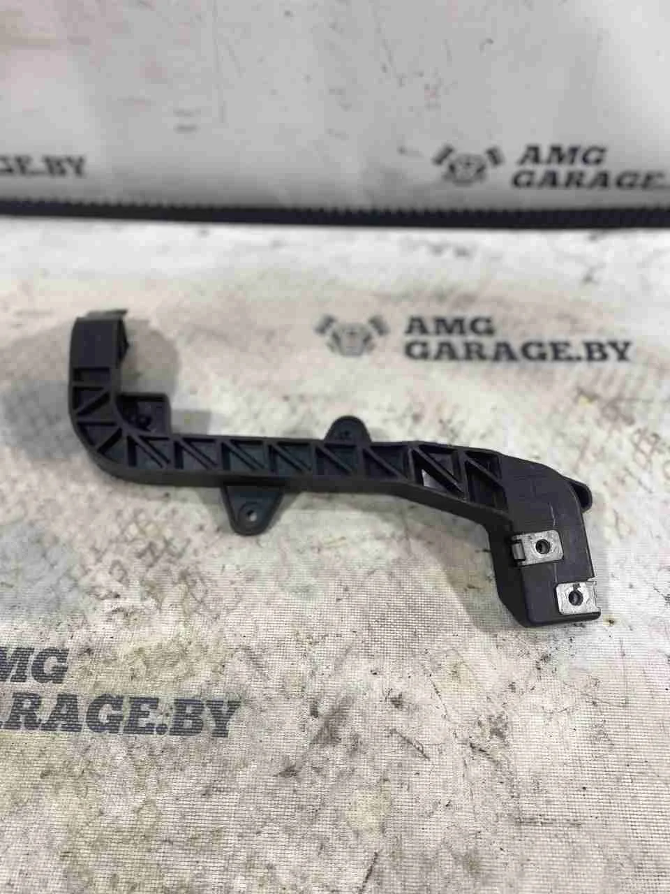 Кронштейн крепления бампера переднего Mercedes-Benz X166 (2015—2019) A1666263631