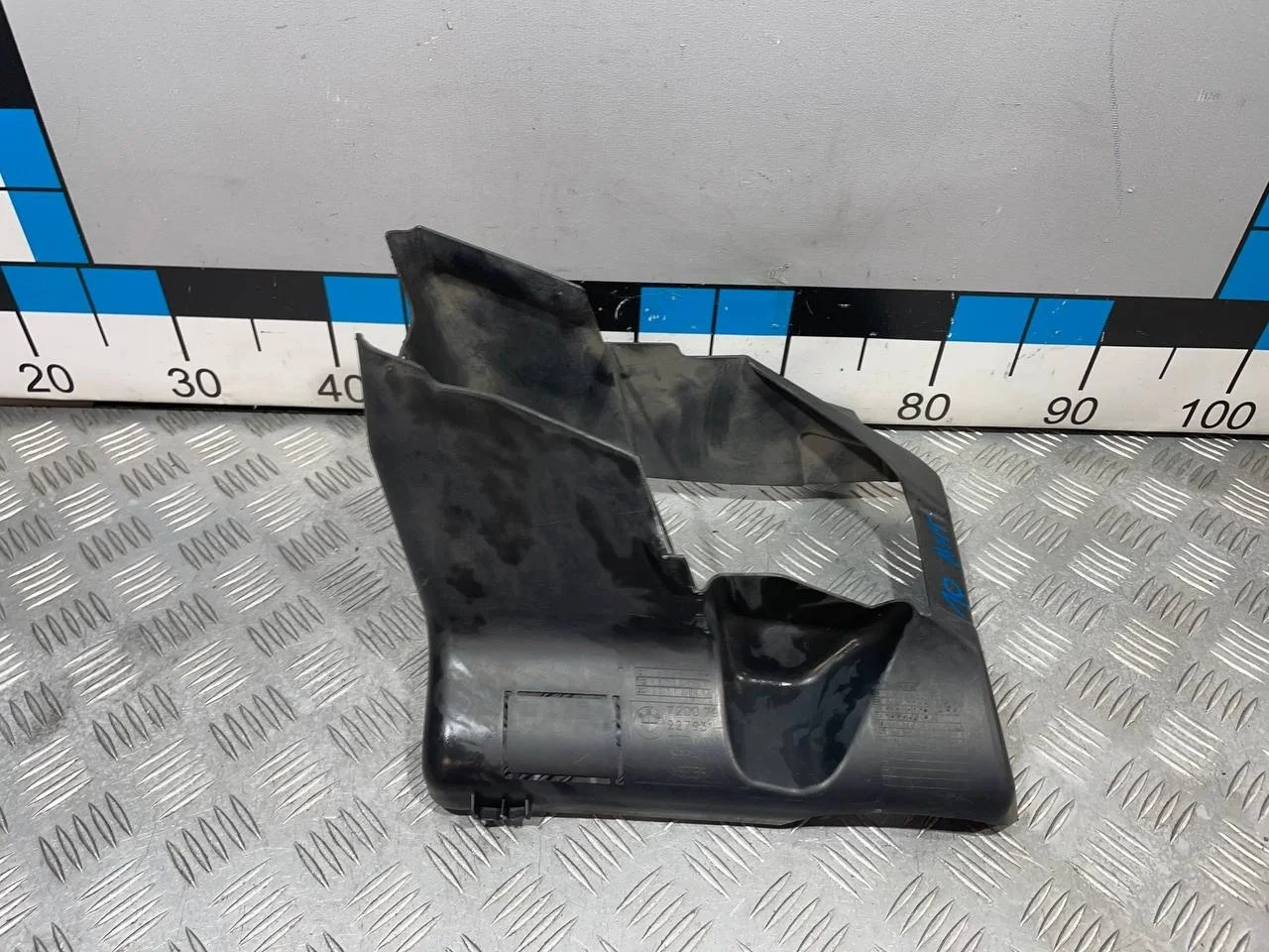 [Б/У] Воздуховод радиатора правый BMW 5-serie [Код: 00662414 ]