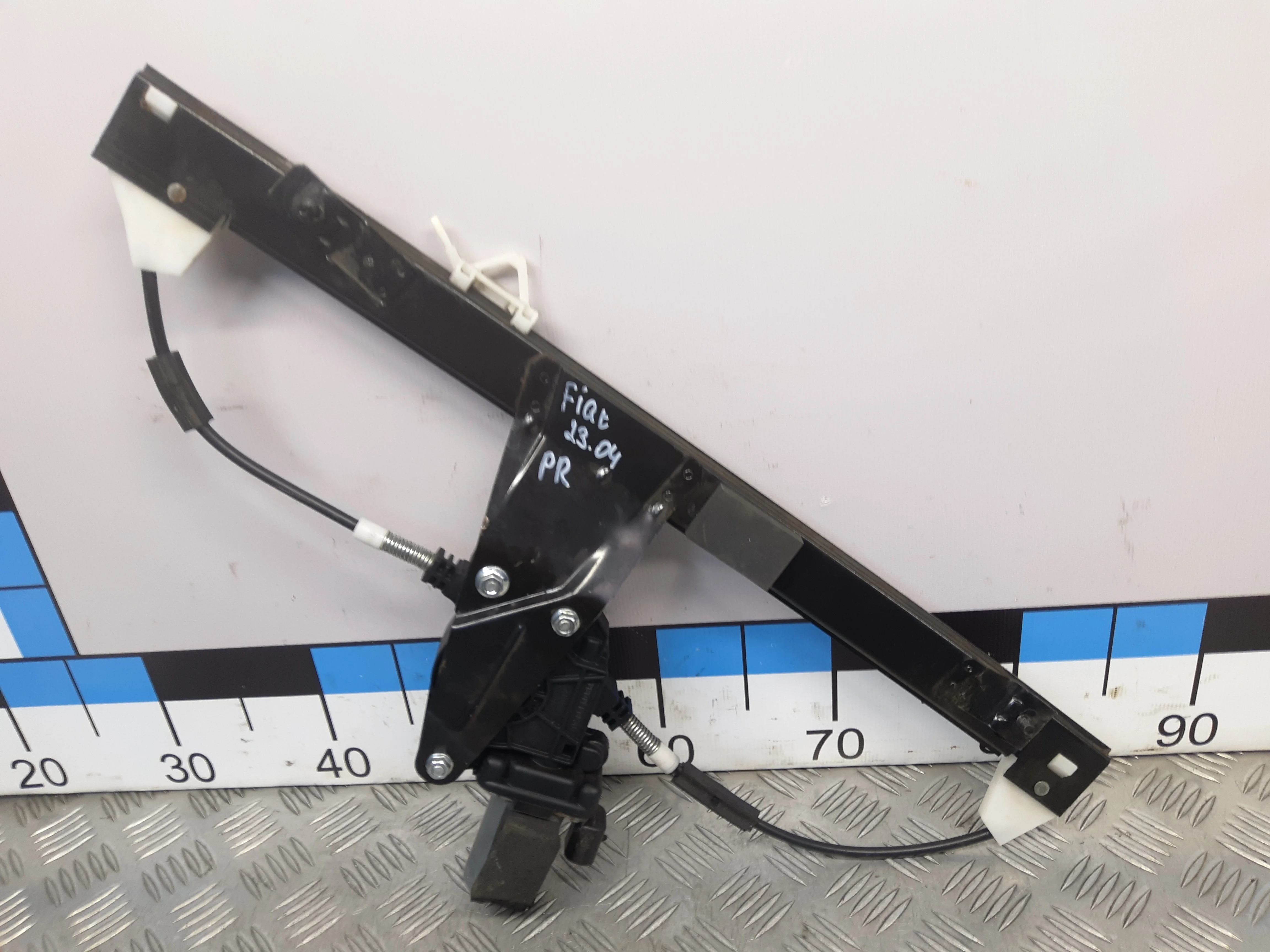 [Б/У] Стеклоподъемник передний правый Fiat Doblo - с моторчиком [Код: 00353230 ]