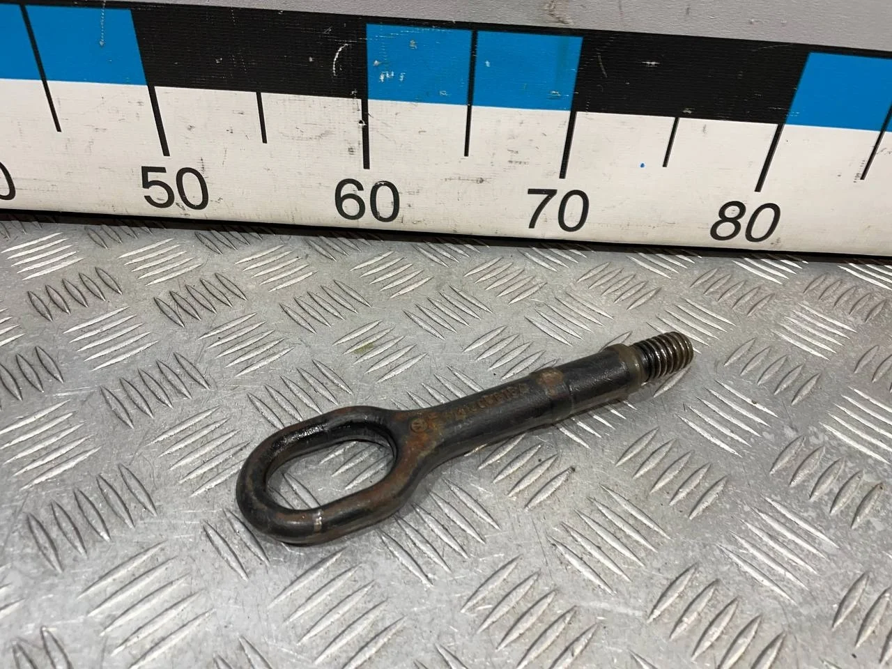 [Б/У] Крюк буксировочный передний [Код: 00659517 ]
