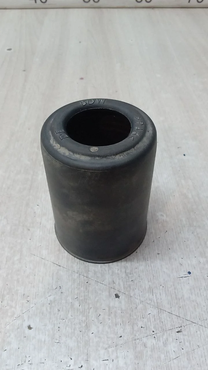 [Б/У] Пыльник переднего амортизатора Audi [Код: 00335338 ]