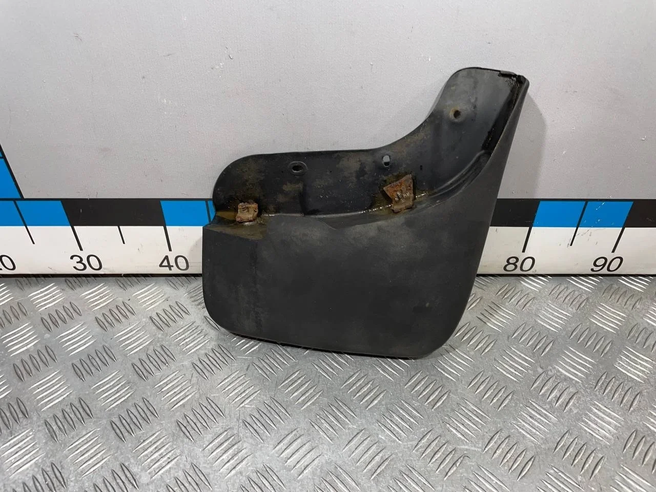 [ЧАСТЬ Б/У] Брызговики передние - (Состояние:только правый) [ХОРОШЕЕ] [Код: 00659548 ]