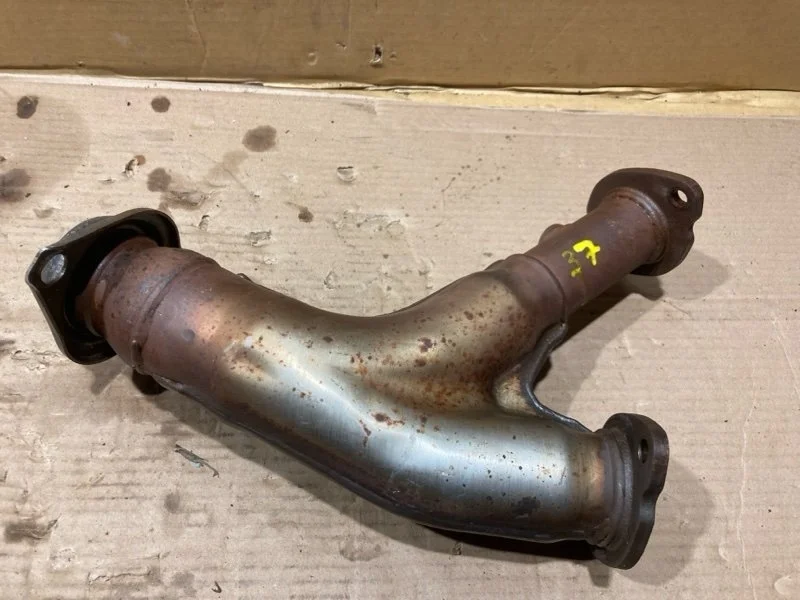 Приемная труба глушителя TOYOTA HIGHLANDER 2019 174030P221 GSU55 2GRFKS