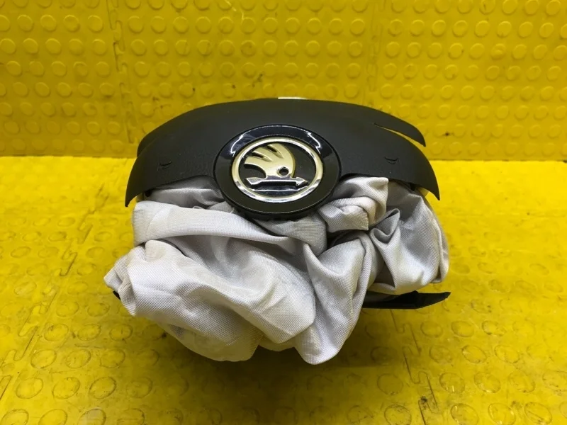 Подушка безопасности в рулевое колесо Skoda Octavia 2018 6V0880201TIZY 5E3 CWV 594183