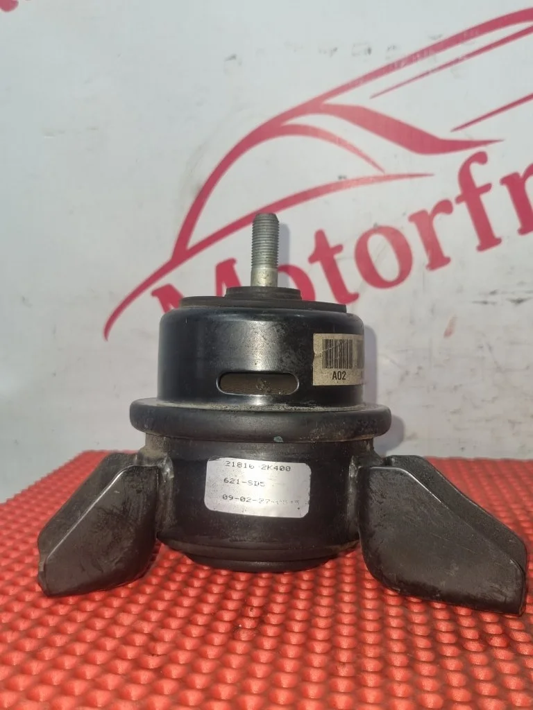 Опора двигателя Kia Soul 2009 218102K400 1 D4FB, правая