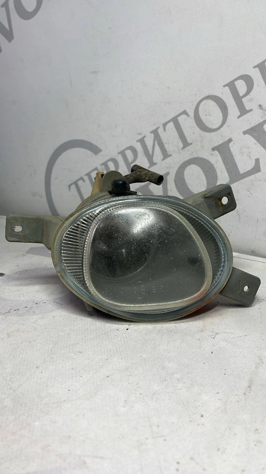 Противотуманная фара правая