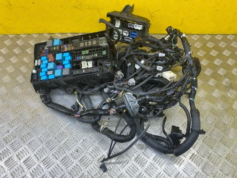 Проводка двигателя Toyota Tundra Ii (2006-2022) 2015 821110CC31 ПИКАП 5.7 I 3URFBE