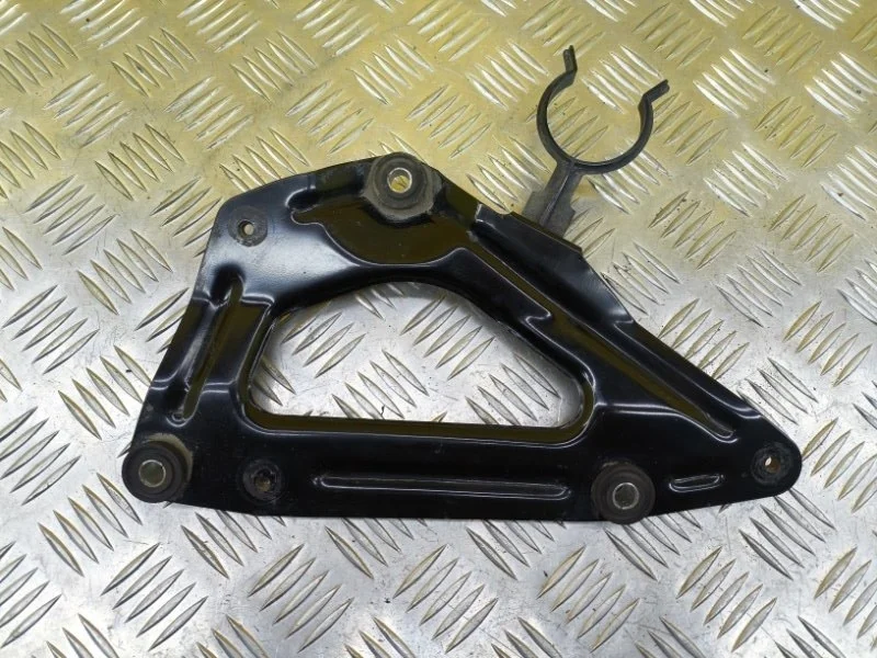 Кронштейн воздушного фильтра Mitsubishi Pajero Iv (2006-2019) 2007 MR404742 ВНЕДОРОЖНИК 3.8 I