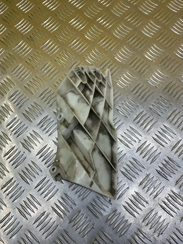 Кронштейн переднего бампера левый Infiniti Fx 30D ( 2002-2013) 2011 620591CA0A 3.0 D V9X