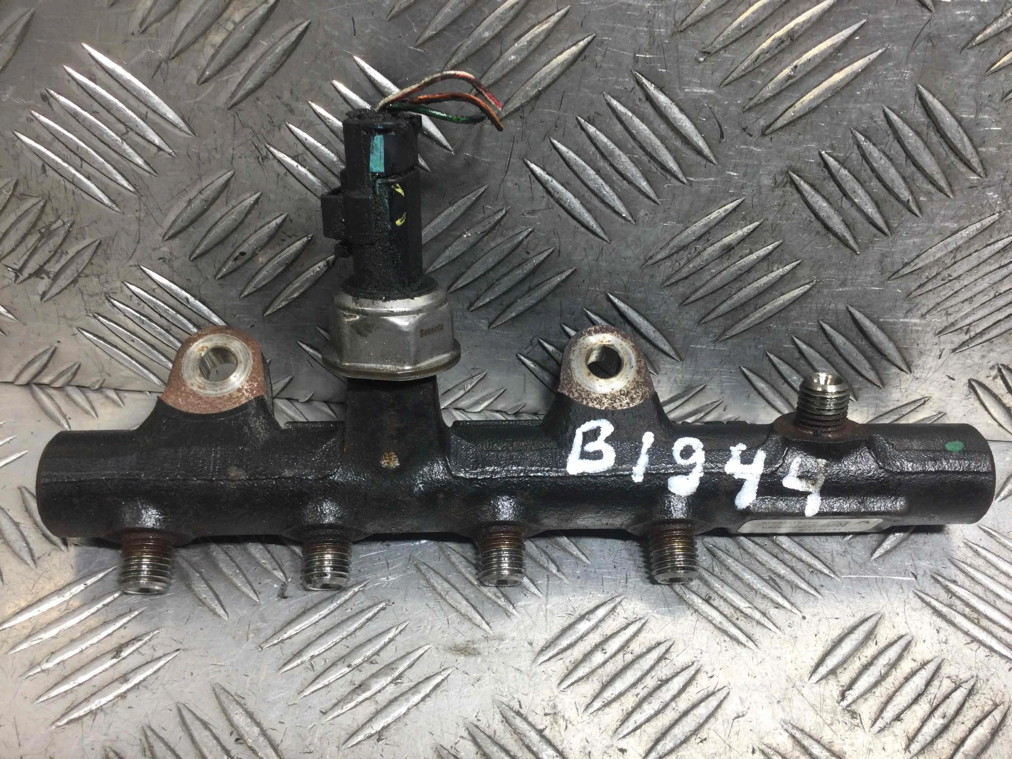 Топливная рампа Renault Clio 3 поколение [рестайлинг] (2009-2012) дизель 1.5 DCI Механика Х/б