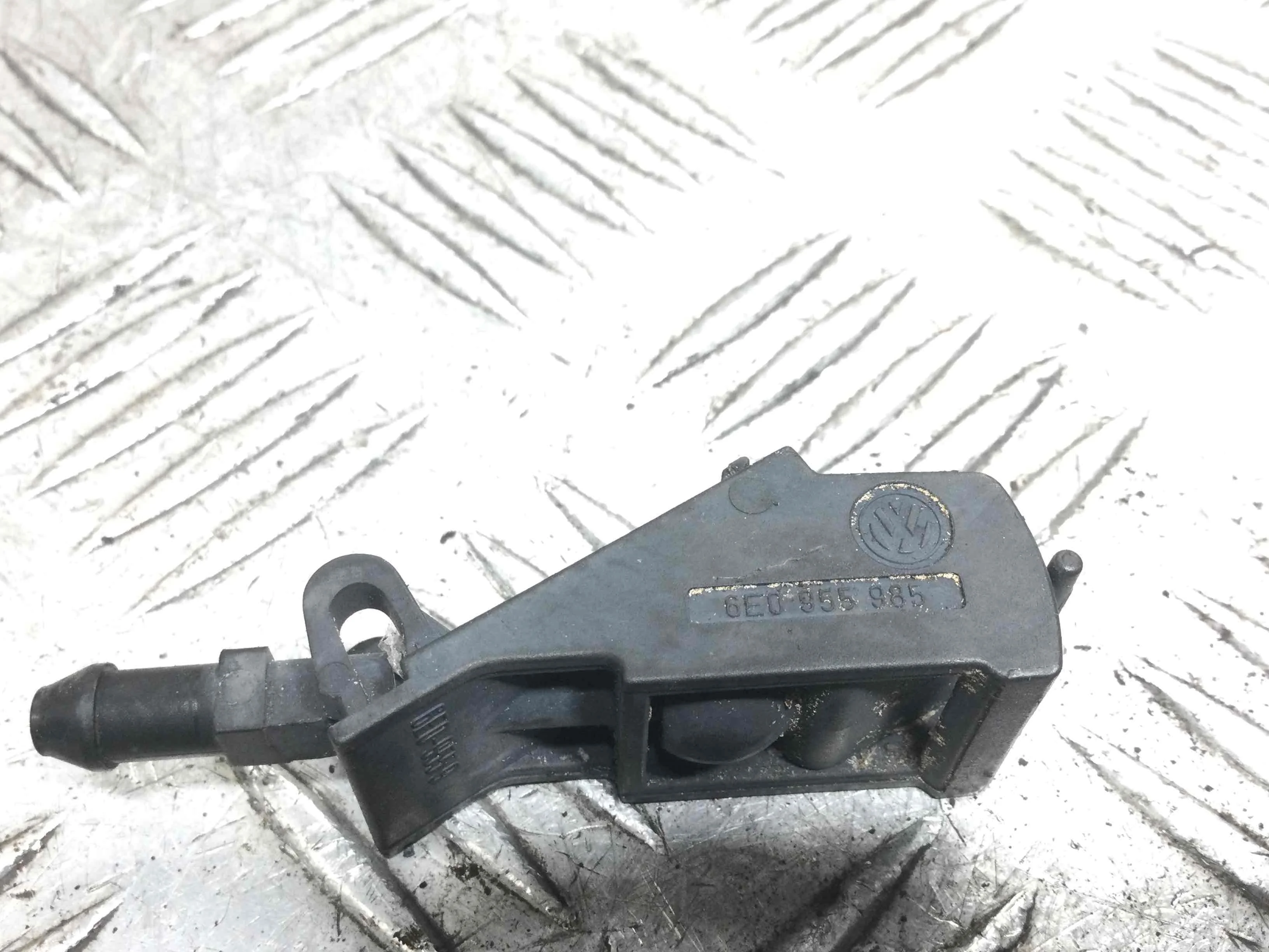 Форсунка омывателя Volkswagen Golf 4 поколение (1997-2004) бензин 1.4 i Механика Х/б