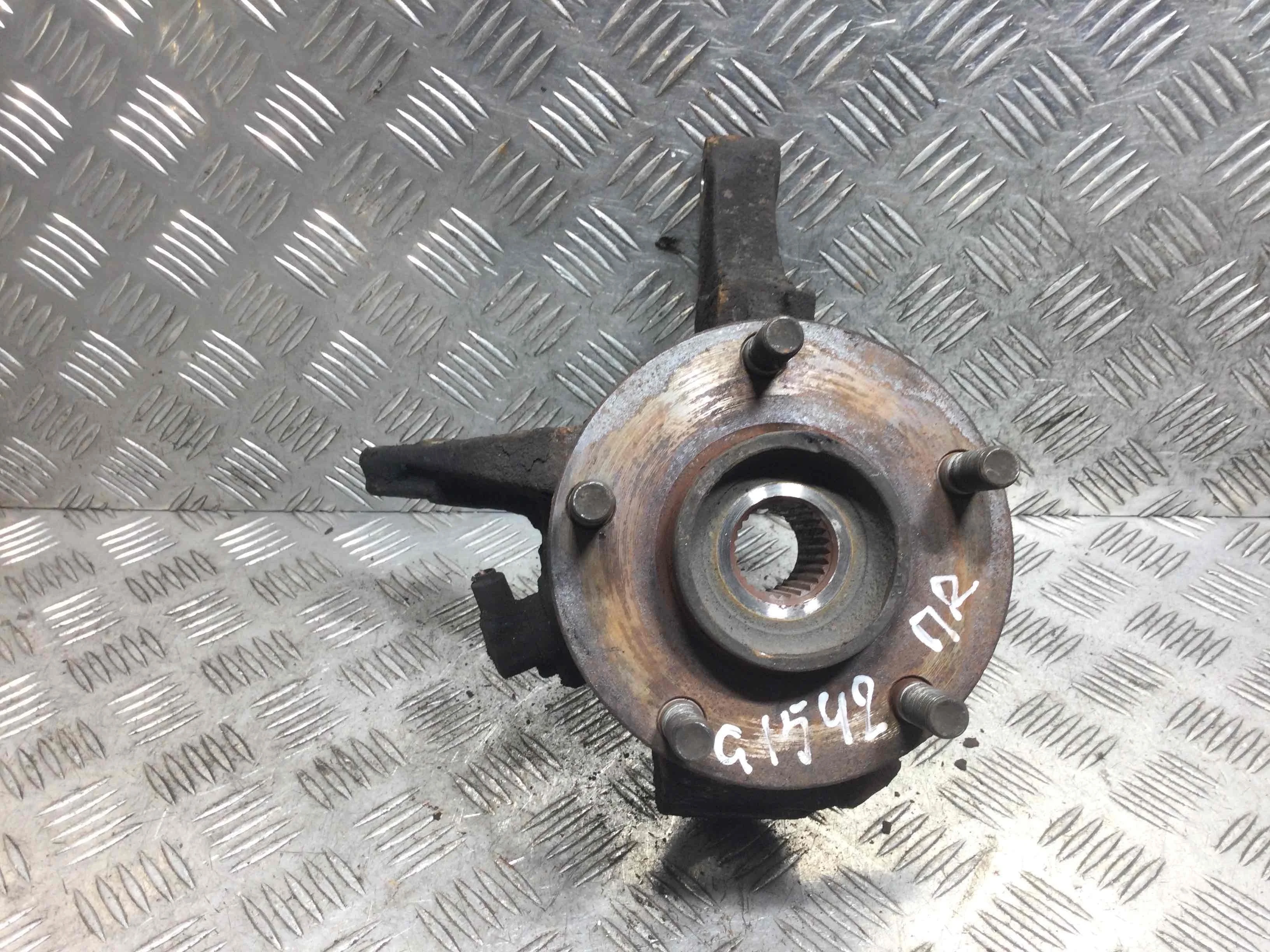 Ступица передняя правая Nissan Almera Tino V10 2000 - 2006 бензин 1.8 i Механика Х/б