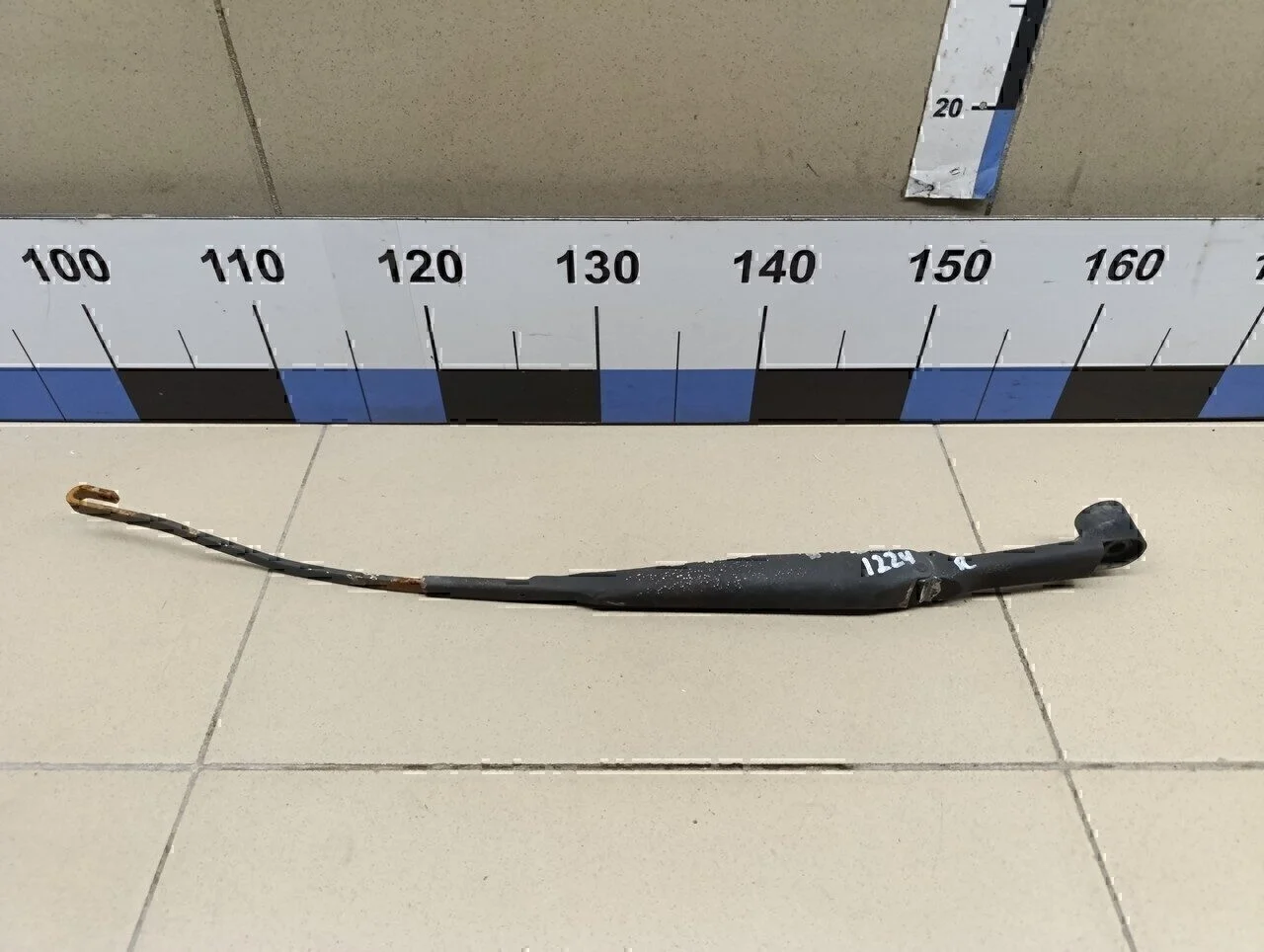 Поводок стеклоочистителя передний правый Elantra 2000-2005