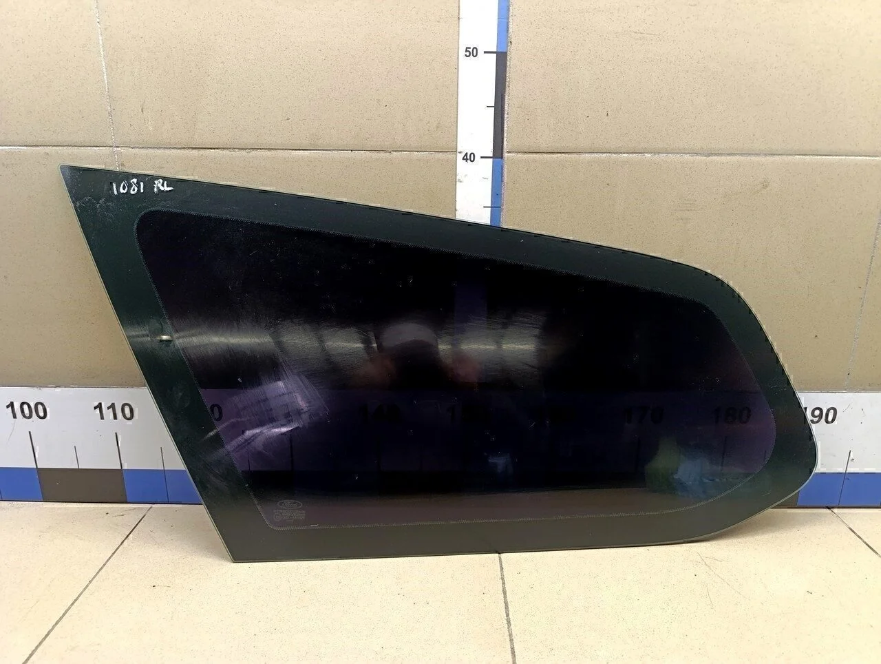 Стекло кузовное глухое левое Focus II 2005-2008