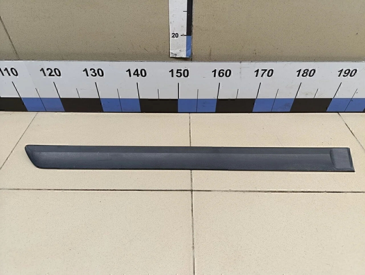 Молдинг задней правой двери Elantra 2000-2005