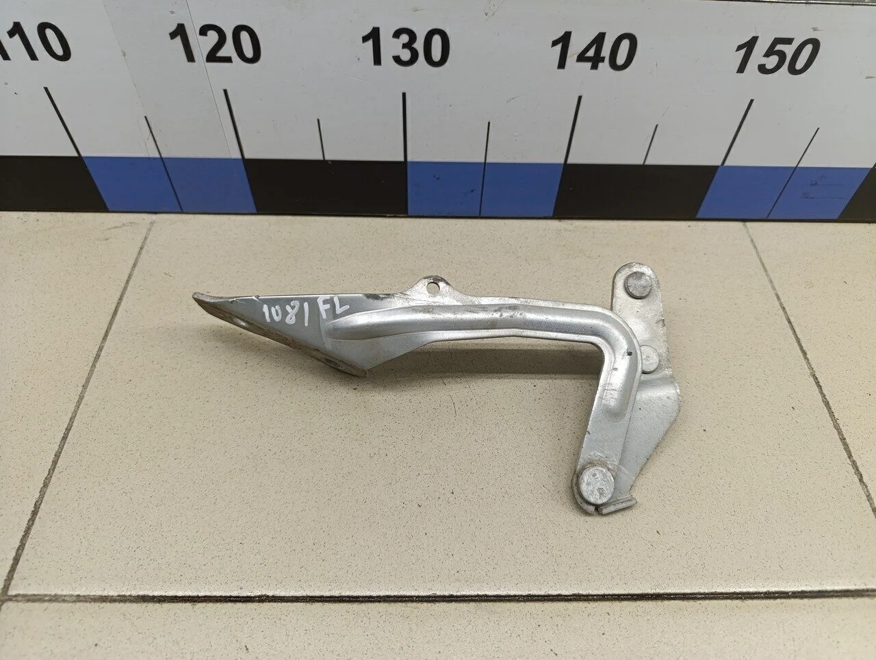 Петля капота левая Focus II 2005-2008