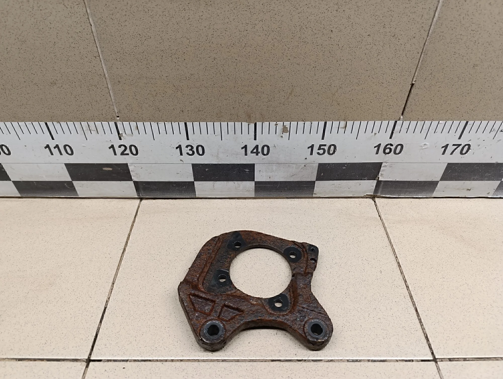 Кулак поворотный задний правый Orlando 2011-2015