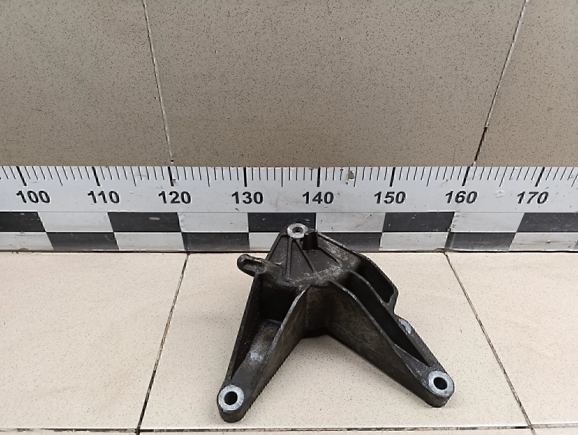 Кронштейн опоры двигателя Cruze 2009-2016