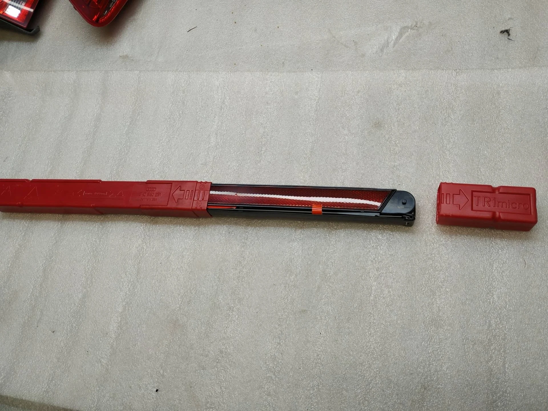 знак аварийной остановки Volkswagen Touareg 2 7P6