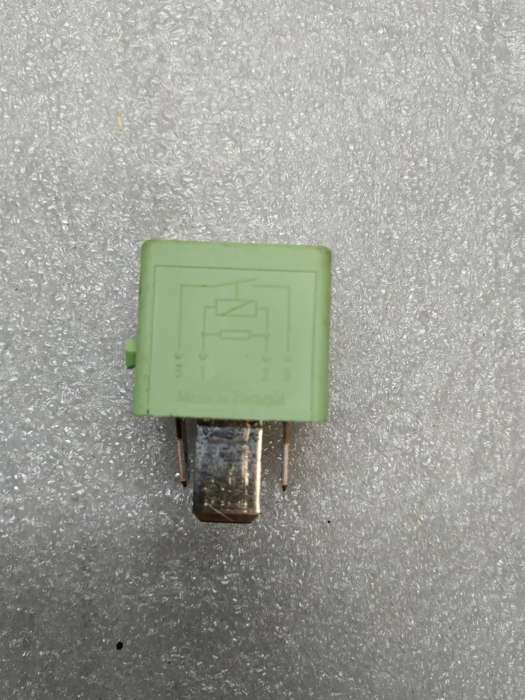 реле электровентилятора Volkswagen Touareg 2 7P6 2011