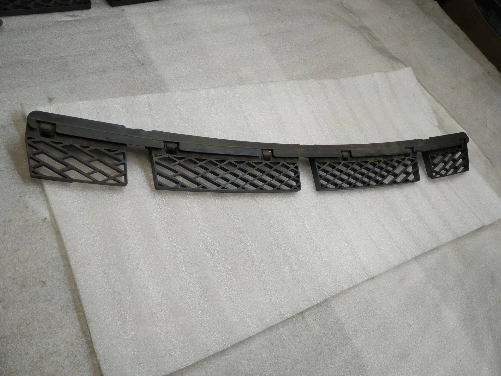 крепление заднего бампера Volkswagen Touareg 2 7P6 2013