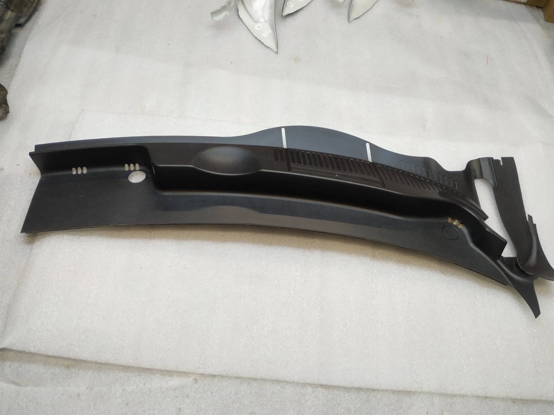 дождевик Volkswagen Touareg 2 7P6 2013