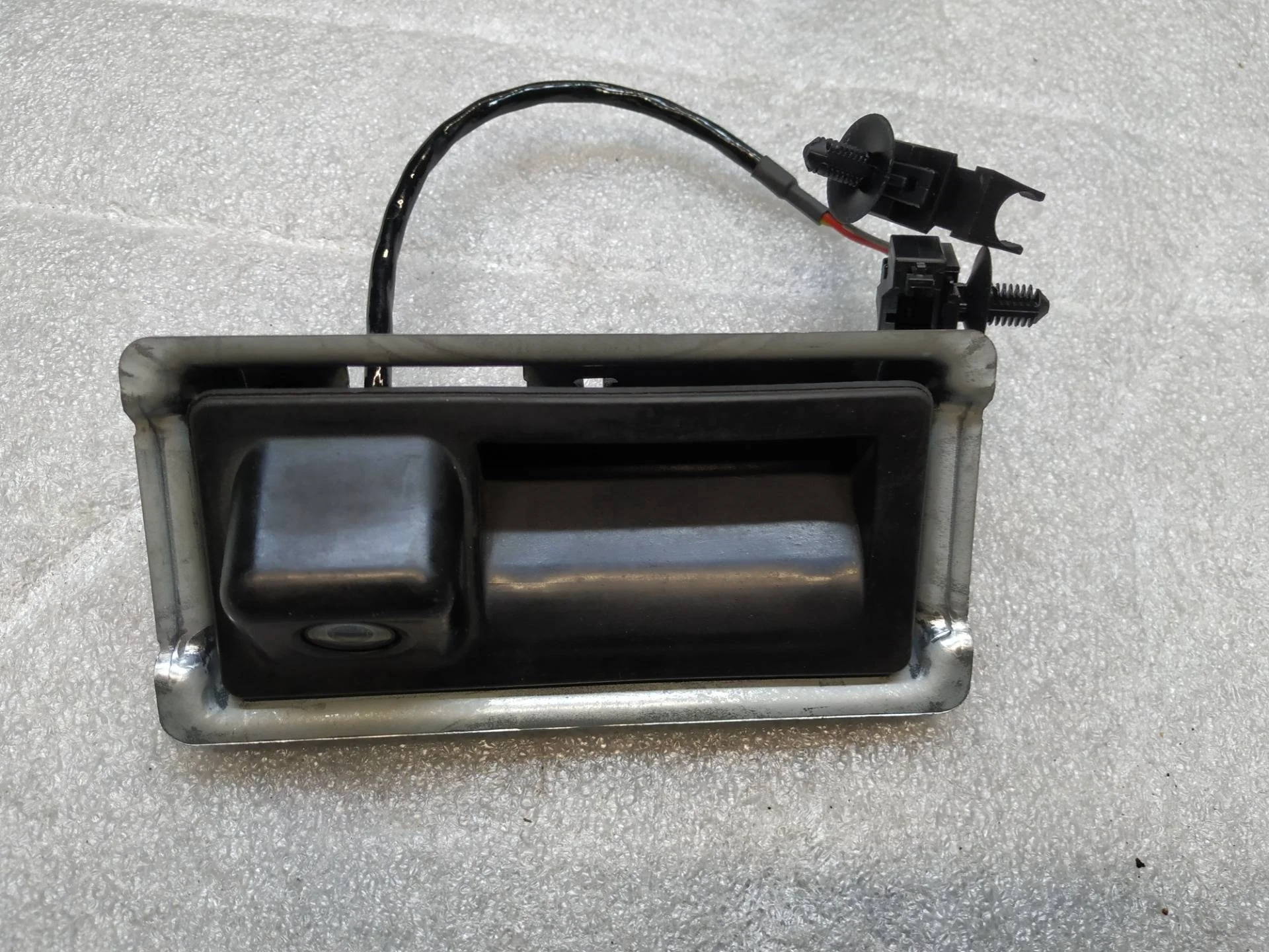 камера заднего вида Volkswagen Touareg 2 7P6 2011