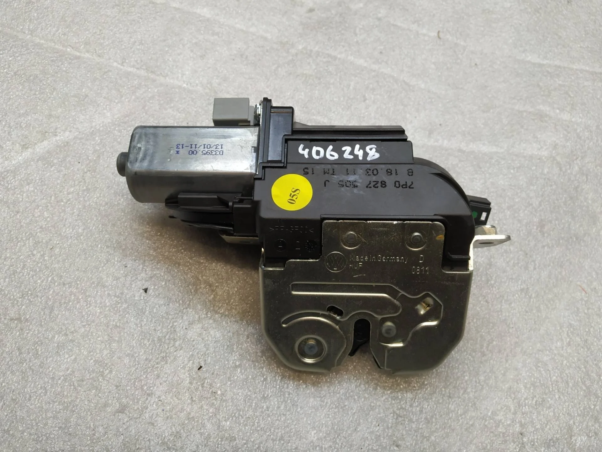 замок багажника Volkswagen Touareg 2 7P6 2011