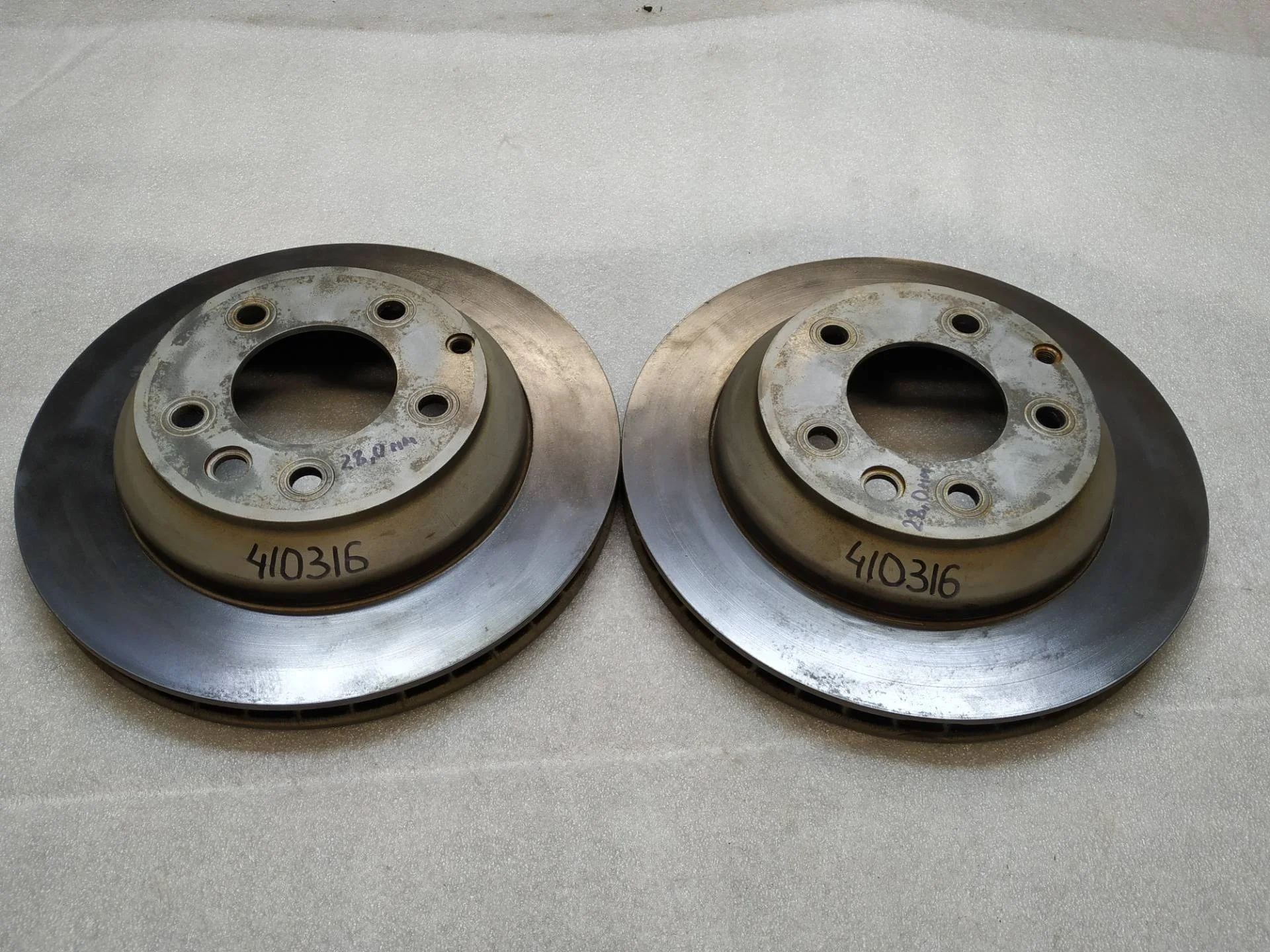 диск тормозной задний Volkswagen Touareg 2 7P6 2015