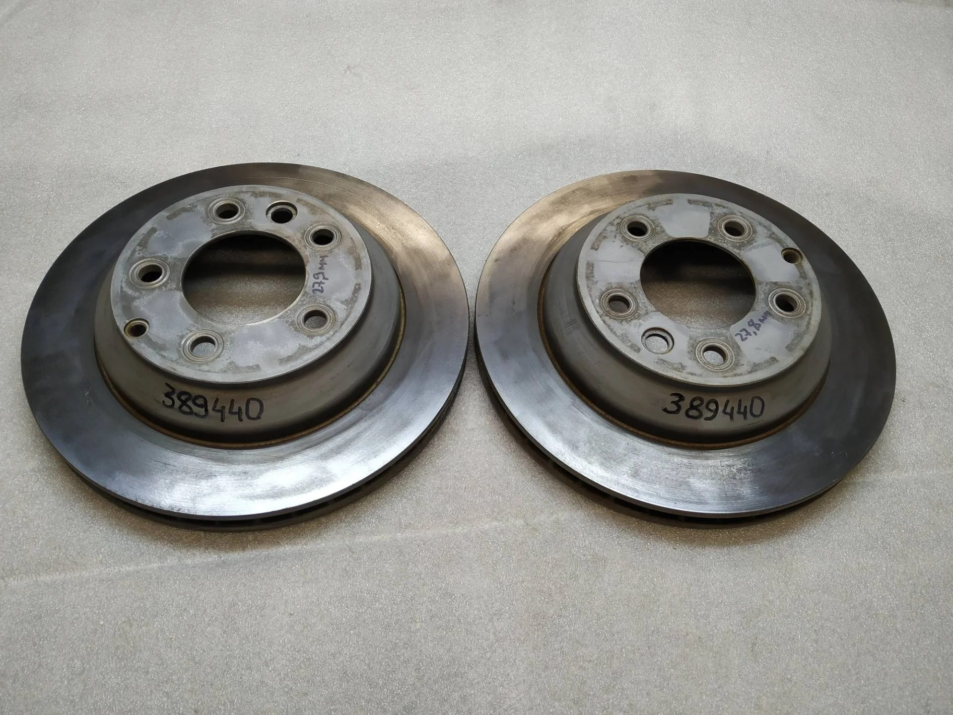 диск тормозной задний Volkswagen Touareg 2 7P6 2012