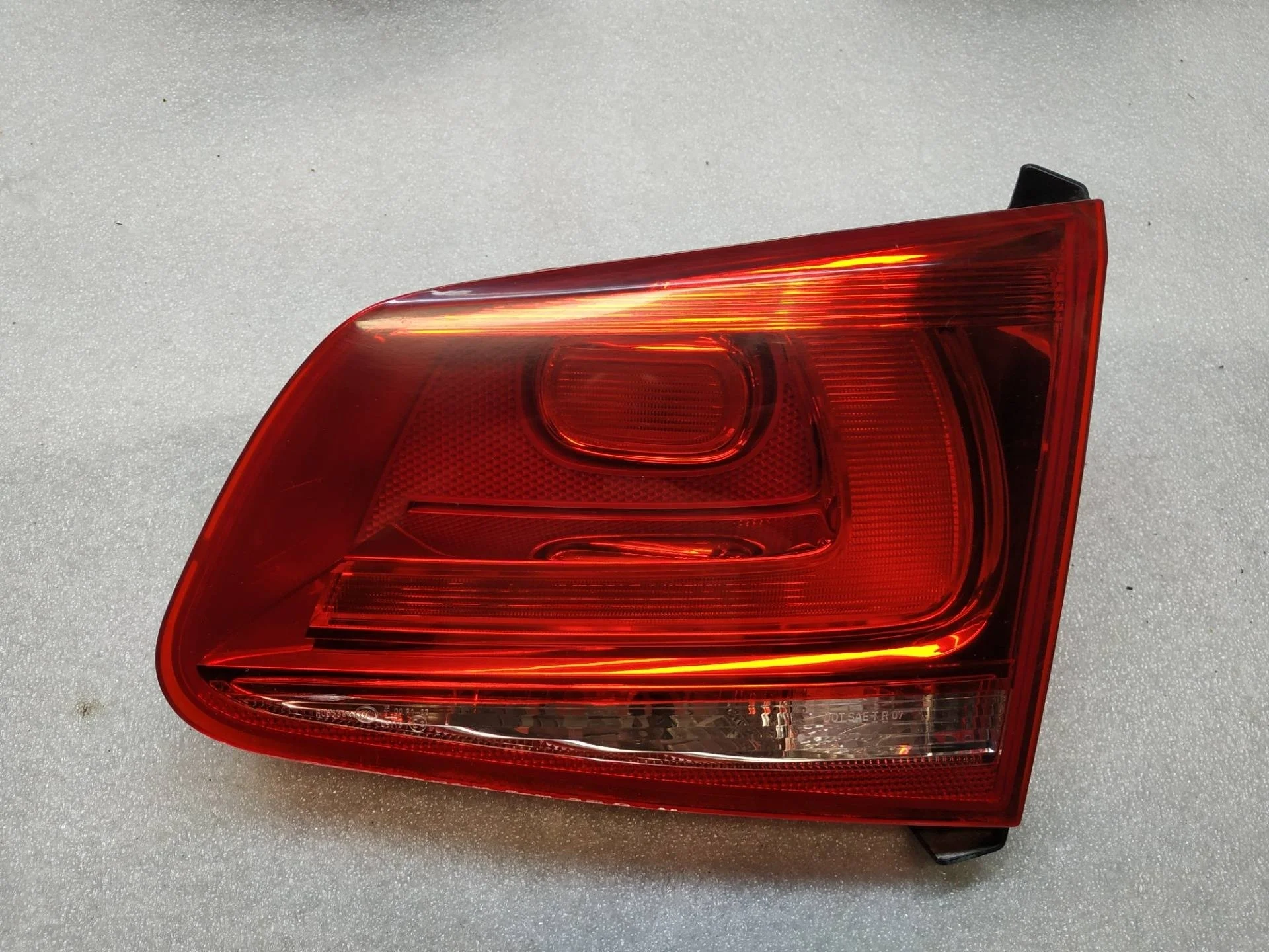 фонарь задний правый Volkswagen Touareg 2 7P6 2012