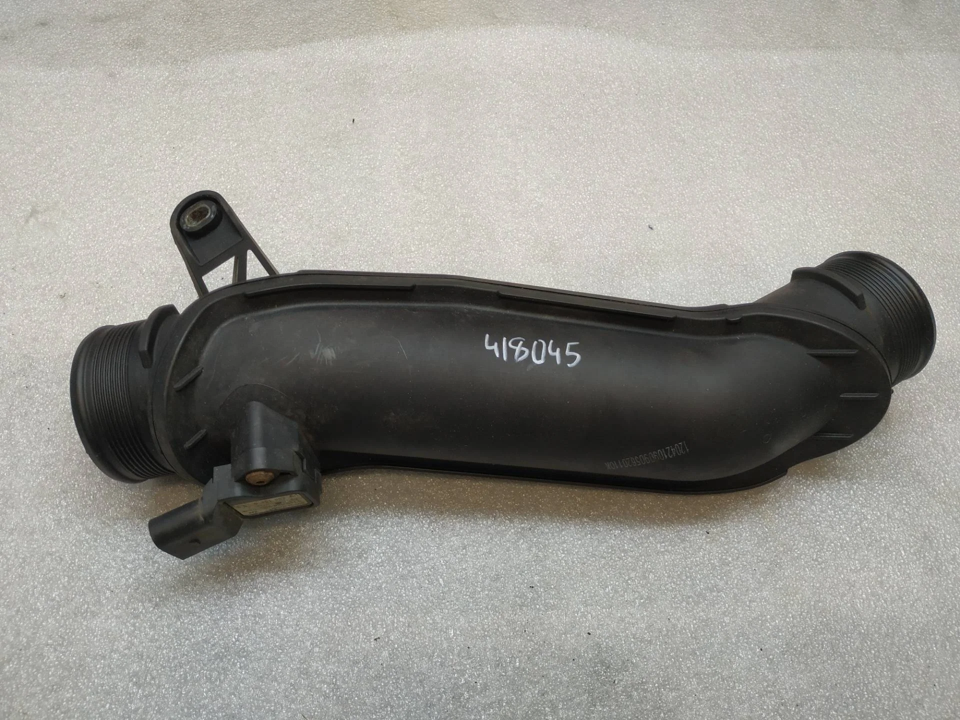 патрубок интеркулера Volkswagen Touareg 2 7P6