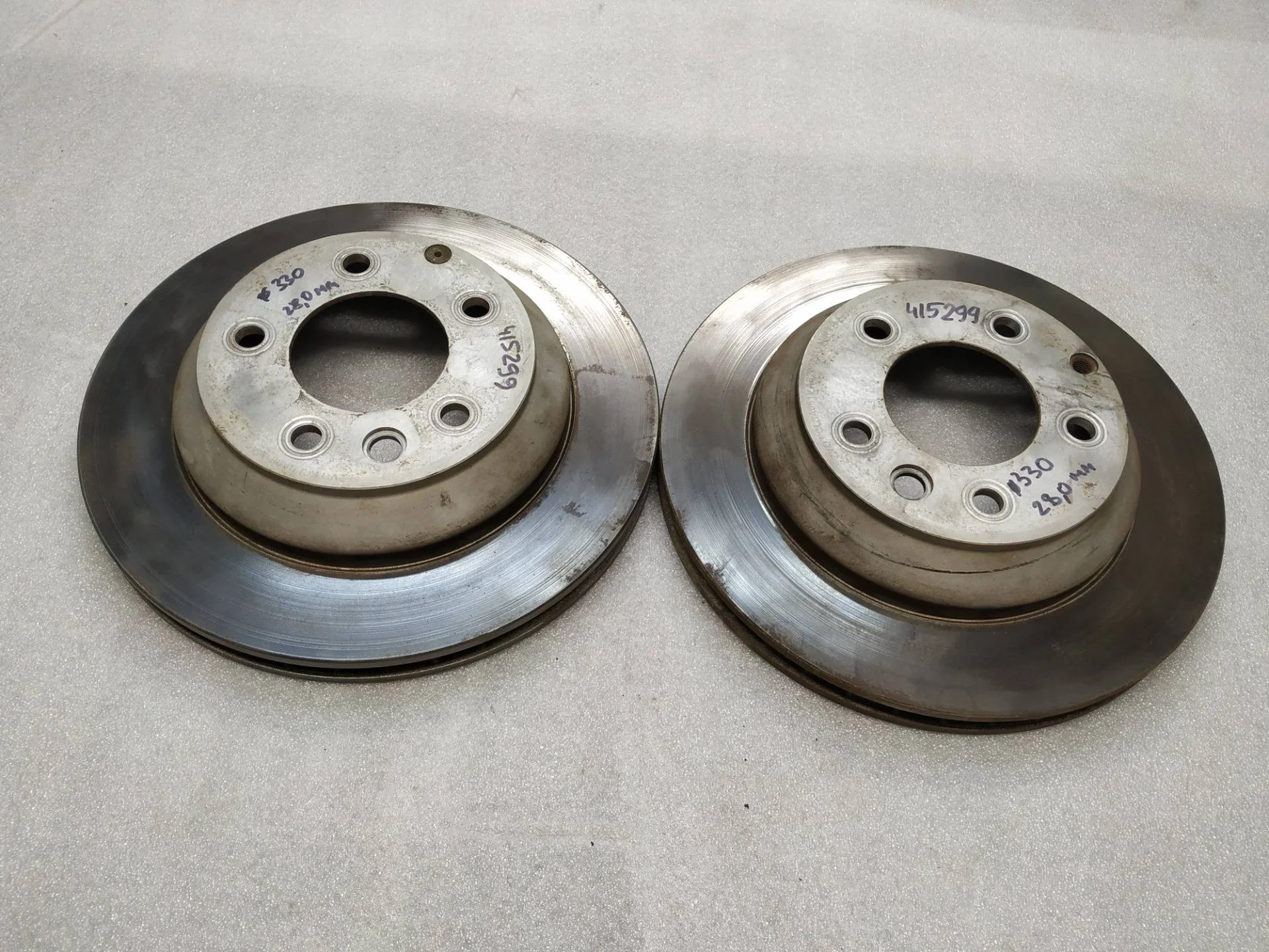 диск тормозной задний Volkswagen Touareg 2 7P6 2013