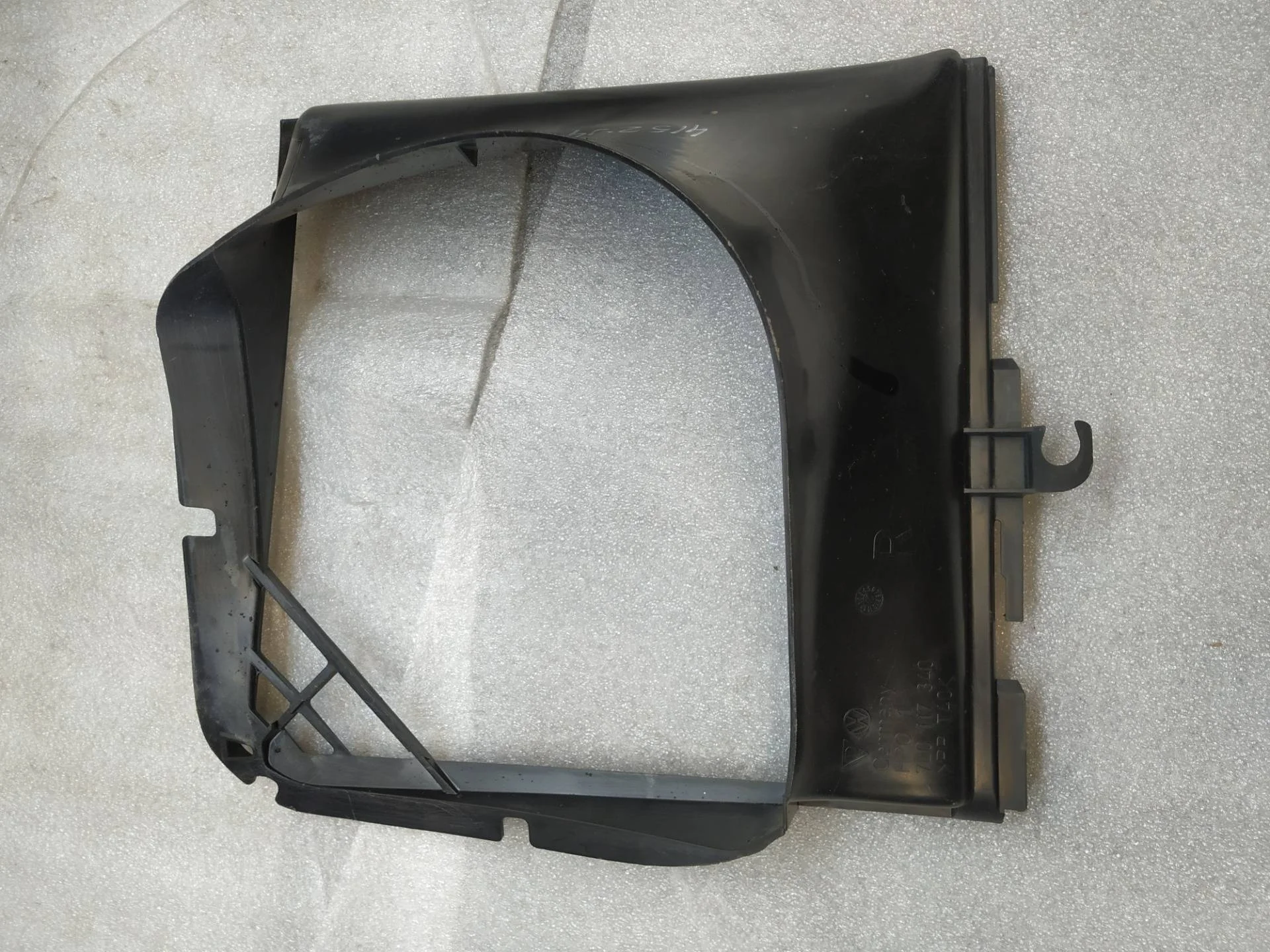 воздуховод интеркулера правого Volkswagen Touareg 2 7P6 2013