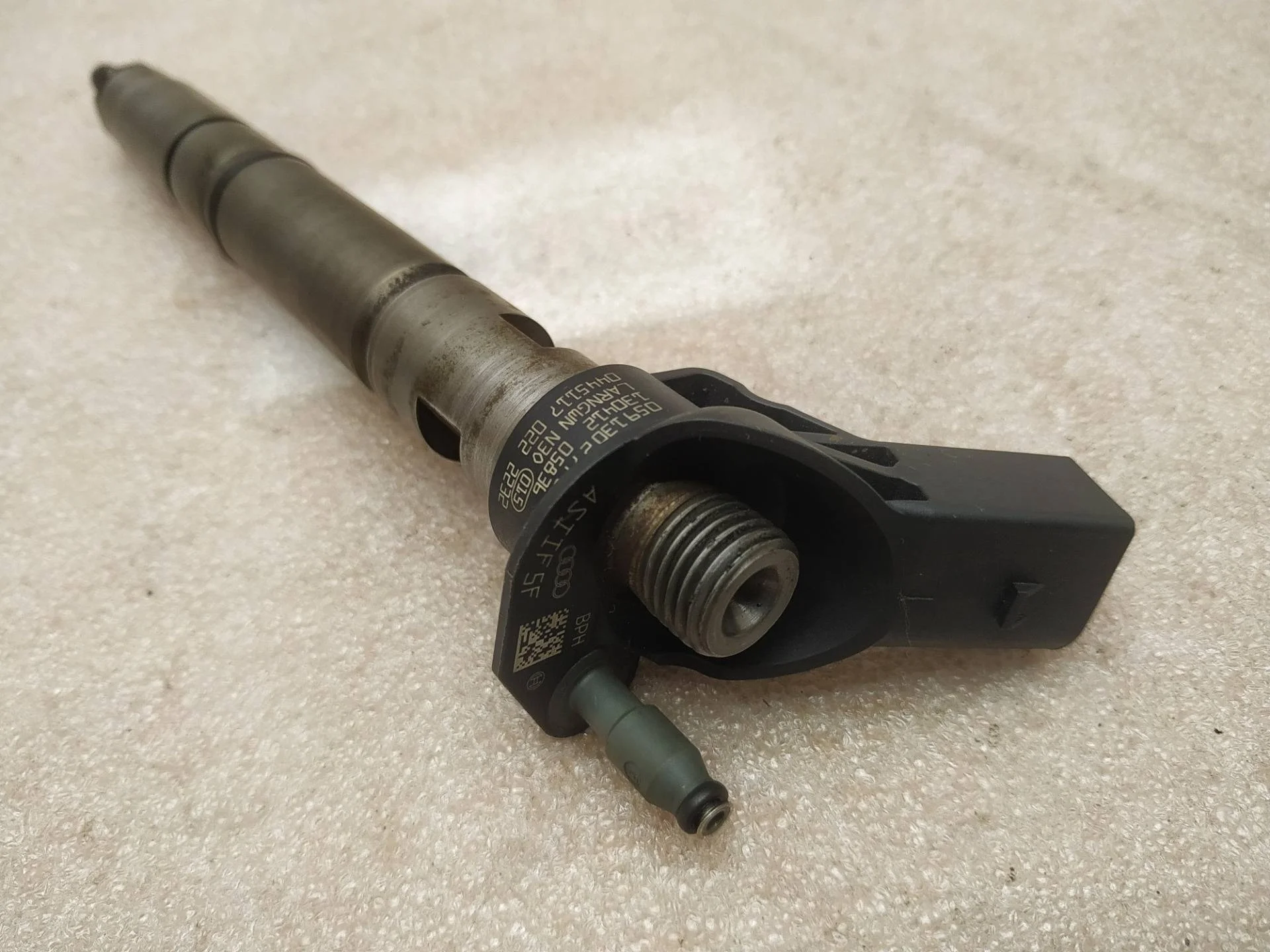 форсунка топливная Volkswagen Touareg 2 7P6 2013