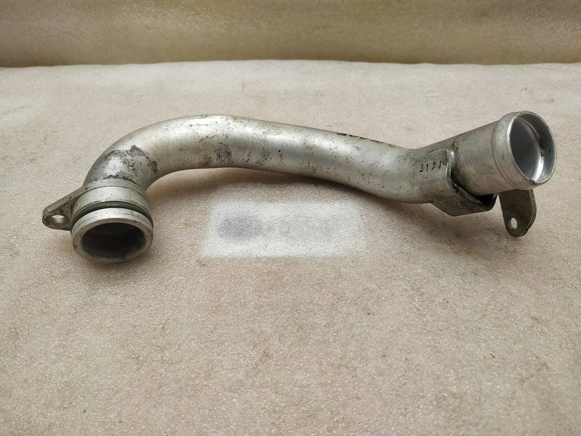 трубка охлаждающей жидкости металлическая Volkswagen Touareg 2 7P6 2013