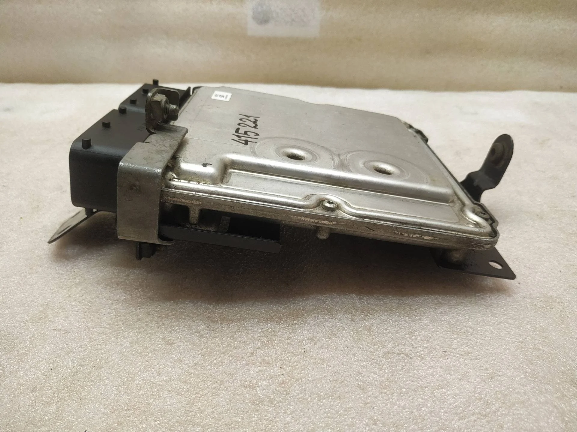 блок управления двигателем Volkswagen Touareg 2 7P6 2013