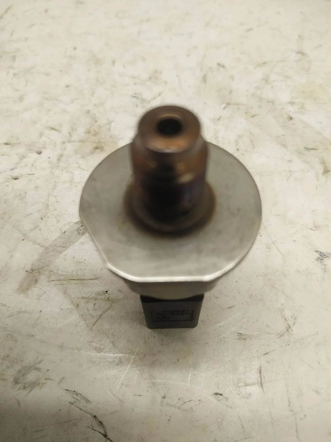 датчик давления топлива Volkswagen Touareg 2 7P6 2011