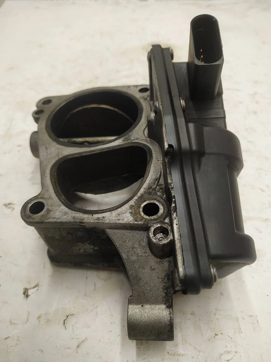 дроссельная заслонка Volkswagen Touareg 2 7P6 2013