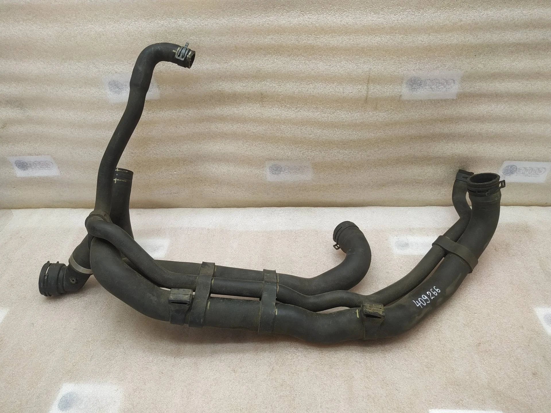 патрубок (трубопровод, шланг) Volkswagen Touareg 2 7P6 2014