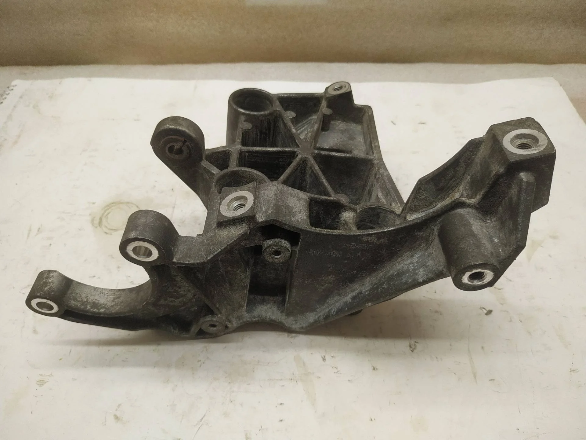 кронштейн гидроусилителя Volkswagen Touareg 2 7P6 2012