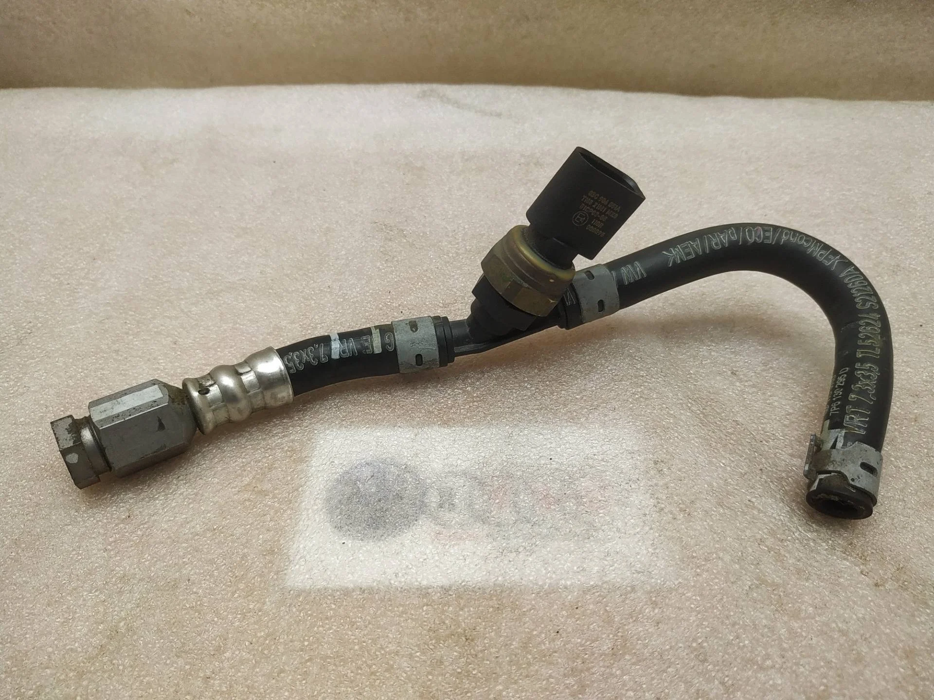 патрубок (трубопровод, шланг) Volkswagen Touareg 7P6 2012