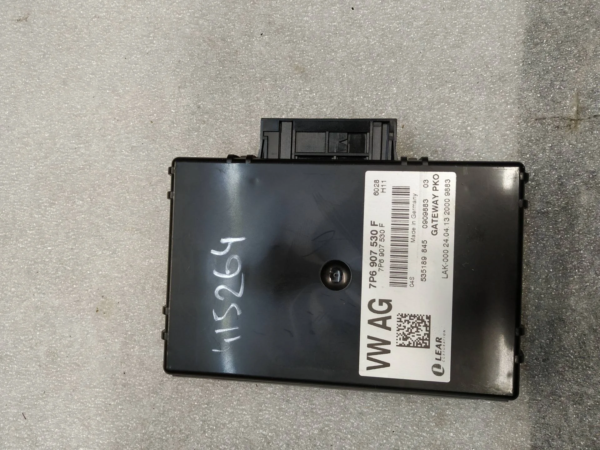 блок управления мультимедия Volkswagen Touareg 2 7P6 2013