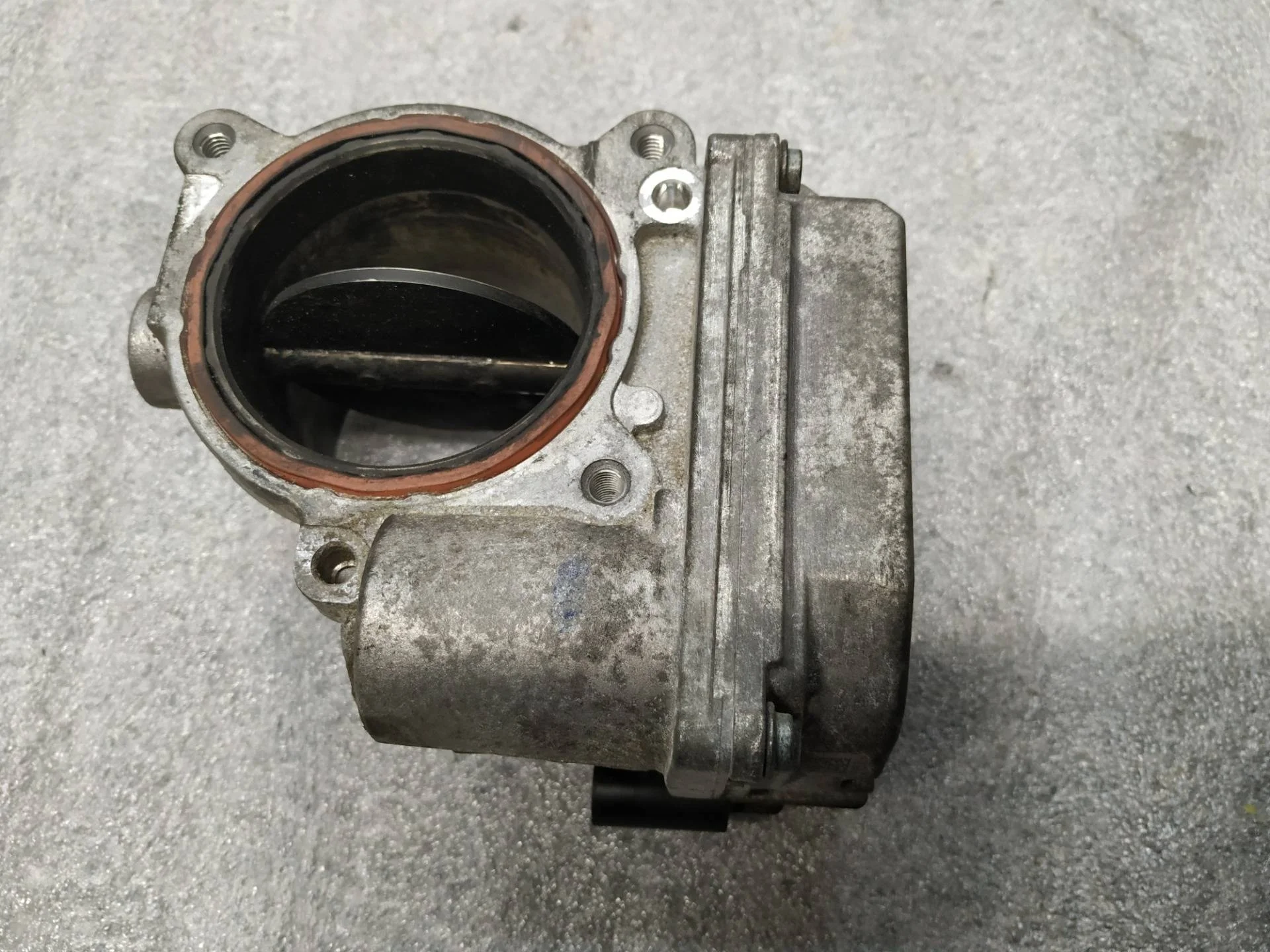 дроссельная заслонка Volkswagen Touareg 2 7P6 2011