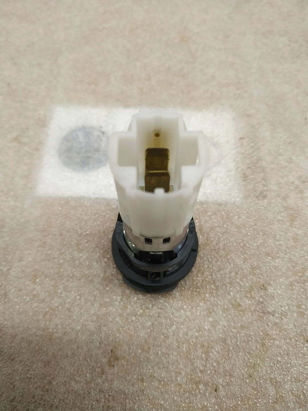 прикуриватель Volkswagen Touareg 2 7P6 2012