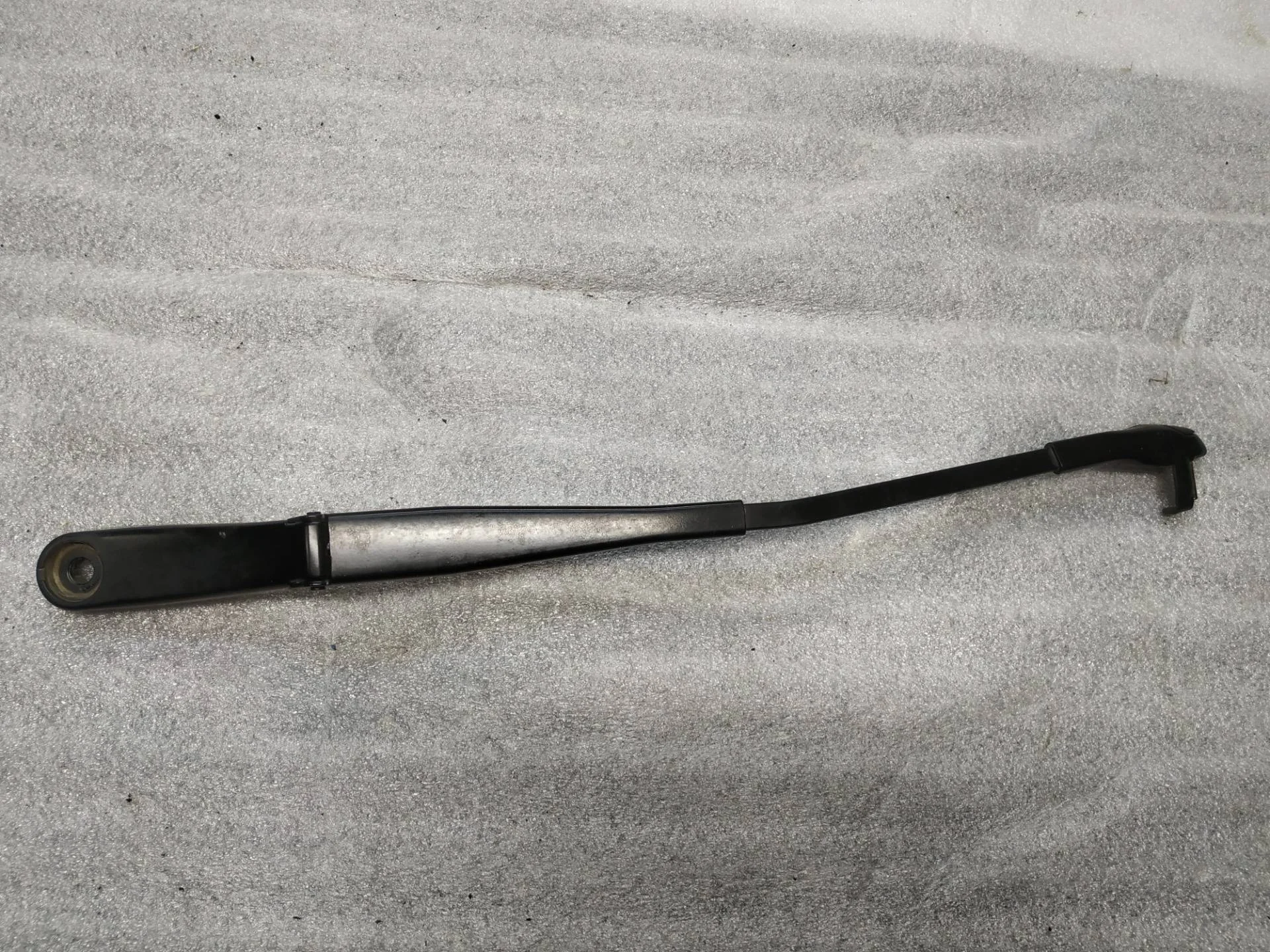 поводок стеклоочистителя левый Volkswagen Touareg 2 7P6 2013