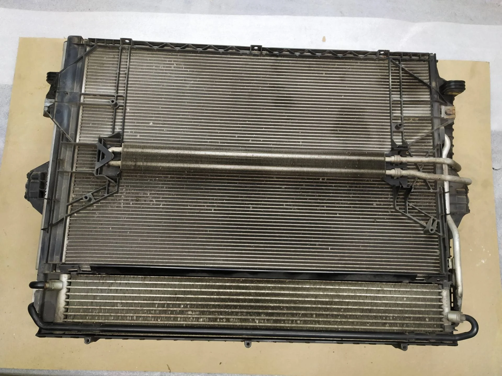 кассета радиаторов Volkswagen Touareg 2 7P6 2013