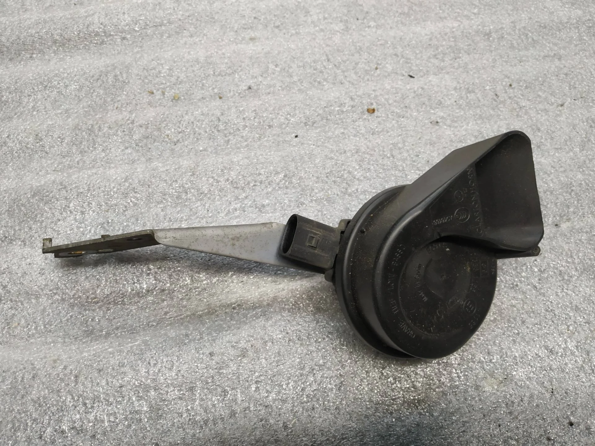 сигнал звуковой Volkswagen Touareg 2 7P6 2013