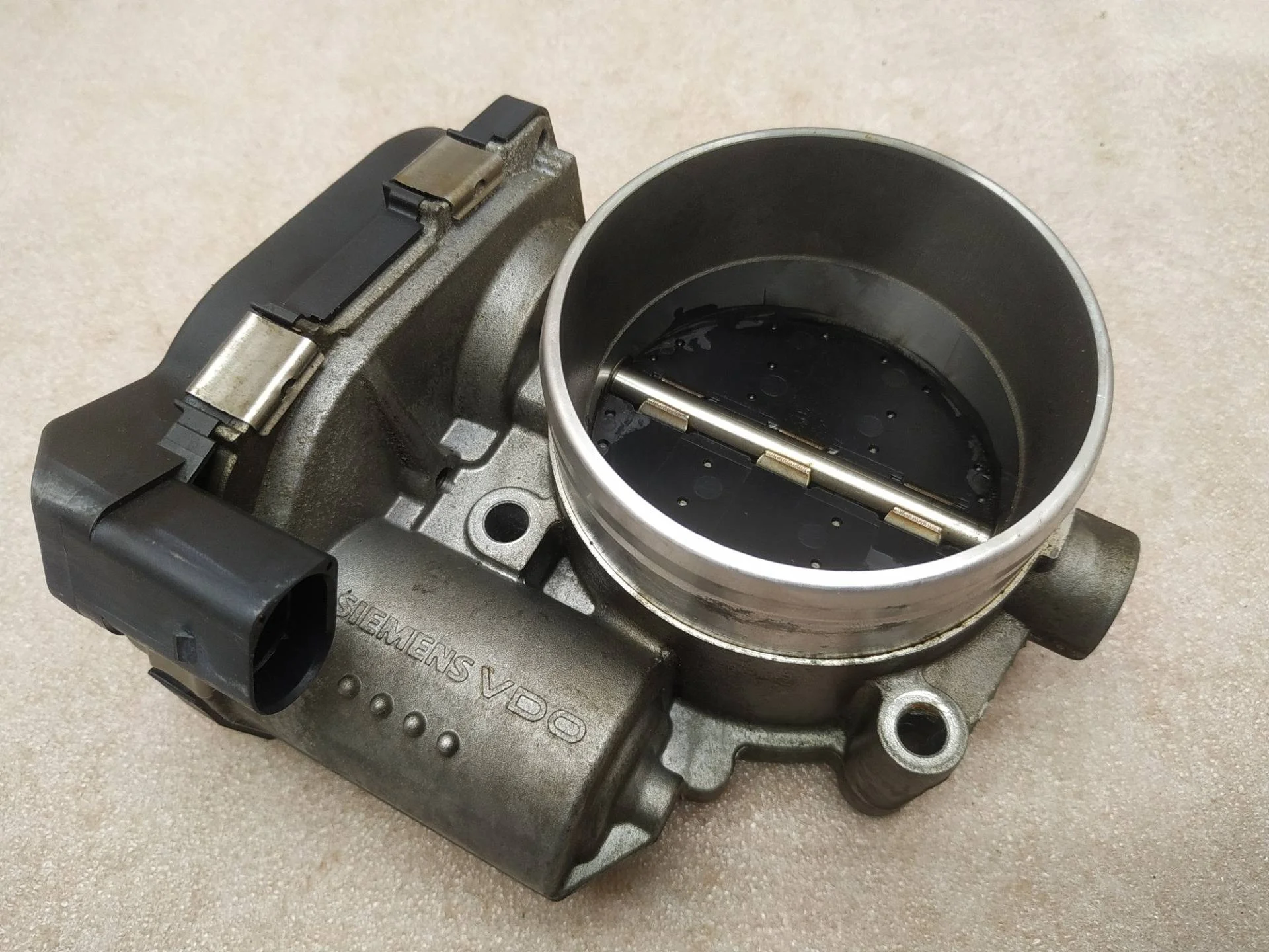 дроссельная заслонка Volkswagen Touareg 2 7P6 2012