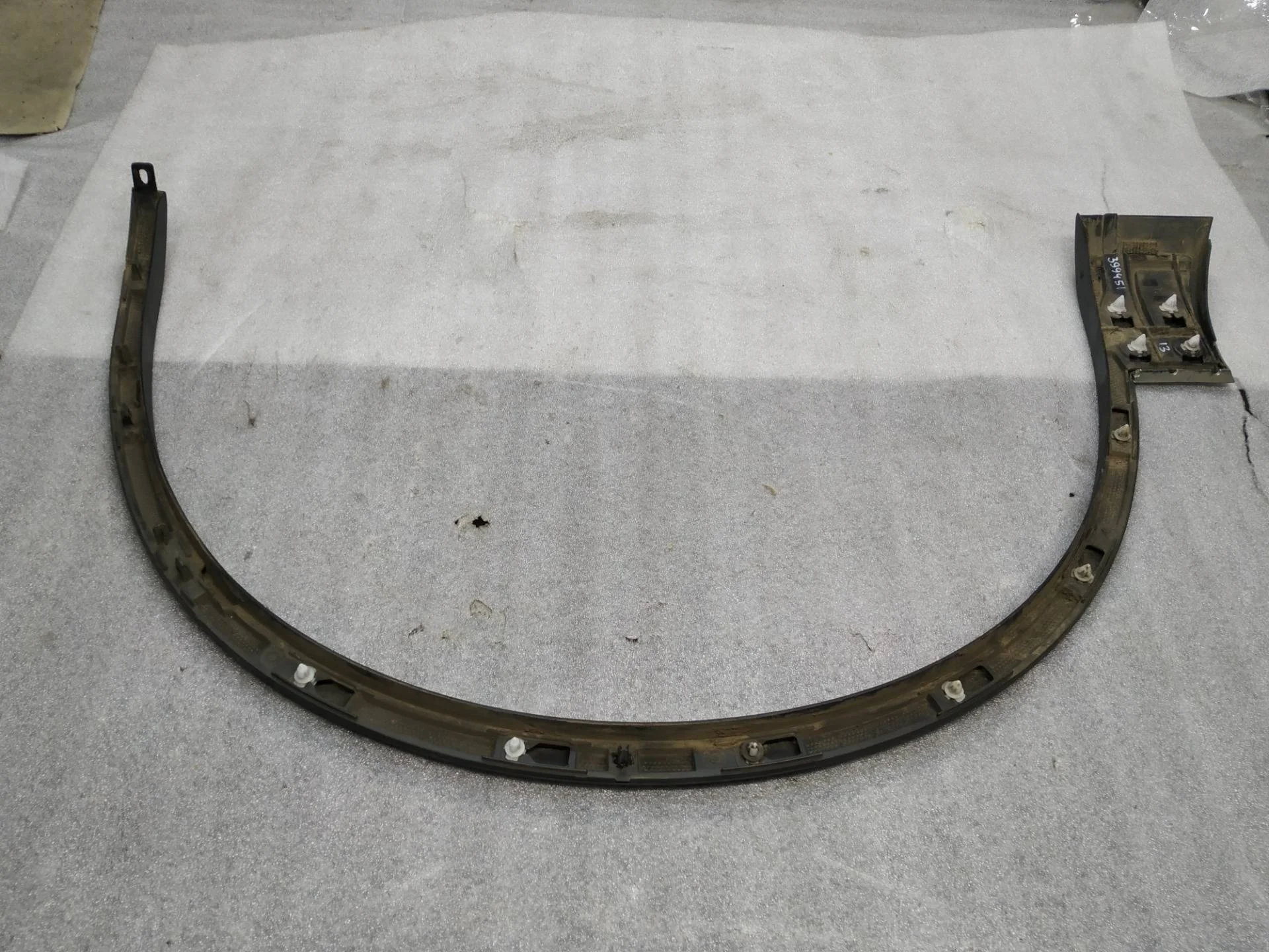 накладка колесной арки передний левый Volkswagen Touareg 2 7P6 2011